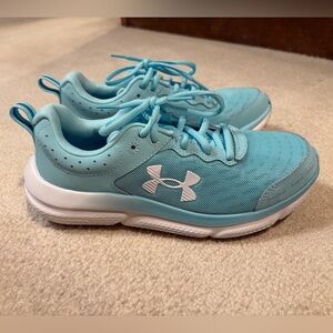 Under Armour Women's Charged Assert 10 Shoes
Size 7.5